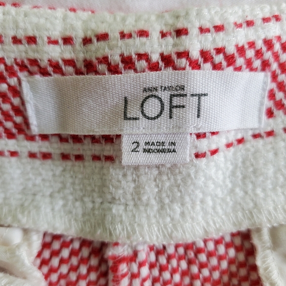Loft Riviera White and Red Short - Size 2 - Picture 4 of 10